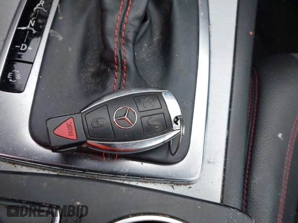 2014 Mercedes-Benz C 250 z VIN WDDGJ4HB0EG289247, wystawiony jako IAAI lot #42365526 z przebiegiem 75 420 mil mil oraz . Historia ofert i sprzedaży dostępna na DreamBid. Obrazek 11.