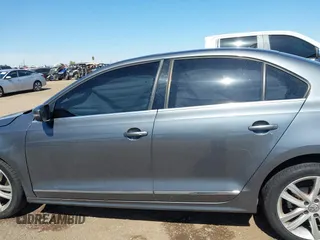 2017 Volkswagen Jetta SEL z VIN 3VWL17AJ6HM407708, wystawiony jako IAAI lot #41848360 z przebiegiem Nie podano mil oraz . Historia ofert i sprzedaży dostępna na DreamBid. Obrazek 14.