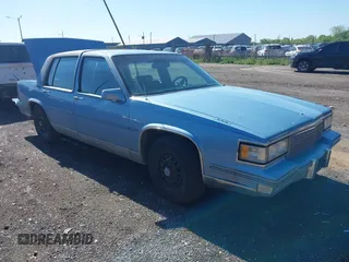 1988 Cadillac Fleetwood z VIN 1G6CB5152J4228237, wystawiony jako IAAI lot #42232983 z przebiegiem Nie podano mil oraz . Historia ofert i sprzedaży dostępna na DreamBid. Obrazek 1.