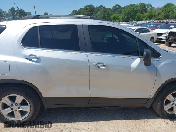 2020 Chevrolet Trax LT z VIN KL7CJLSB4LB010725, wystawiony jako IAAI lot #41930977 z przebiegiem 65 134 mil mil oraz . Historia ofert i sprzedaży dostępna na DreamBid. Obrazek 13.