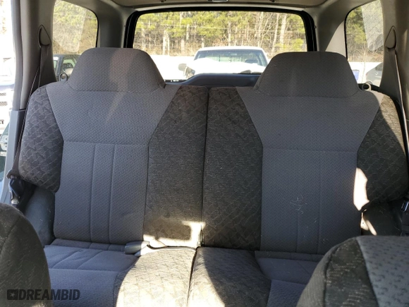 2001 Nissan Xterra XE with VIN 5N1ED28T71C528411, listed as a Copart auction lot 43587275 with 264,757 mi miles and Salvage Title. Bid and sale history available at carsss.com. Image 10.