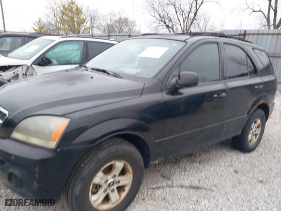 2005 Kia Sorento LX with VIN KNDJD733255420831, listed as a IAAI auction lot 41449327 with 176,988 mi miles. Bid and sale history available at carsss.com. Image 6.