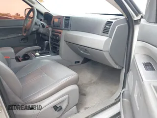 2005 Jeep Grand Cherokee Laredo с VIN 1J4HR48N45C665886, выставлен на аукционе IAAI как лот 41805717 с пробегом 181 022 миль миль и . История ставок и продаж доступна на DreamBid. Изображение 5.