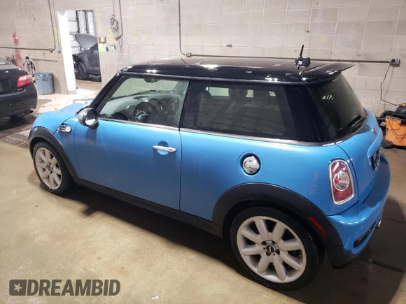 2013 MINI Hardtop S z VIN WMWSV3C54DT388614, wystawiony jako Copart lot #60565225 z przebiegiem 86 138 mil mil oraz Czysty tytuł • Clean title. Historia ofert i sprzedaży dostępna na DreamBid. Obrazek 2.