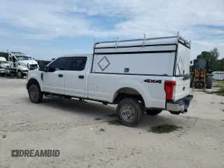 2018 Ford F-250 XL with VIN 1FT7W2B64JEC03990, listed as a Copart auction lot 61021315 with 208,711 mi miles and Clean title. Bid and sale history available at DreamBid. Image 2.