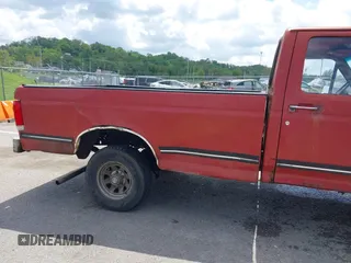 1989 Ford F-150 with VIN 1FTEF14N0KLA44582, listed as a IAAI auction lot 42108560 with 622 mi miles. Bid and sale history available at carsss.com. Image 13.