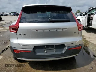 2019 Volvo XC40 Momentum z VIN YV4AC2HK4K2121194, wystawiony jako Copart lot #50720094 z przebiegiem 51 198 mil mil oraz Szkoda całkowita • Salvage title. Historia ofert i sprzedaży dostępna na DreamBid. Obrazek 6.