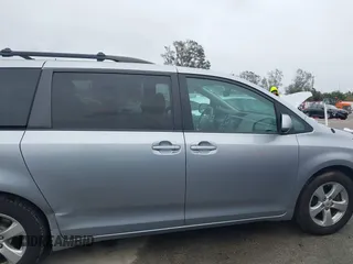 2011 Toyota Sienna LE AAS with VIN 5TDKK3DC0BS119675, listed as a IAAI auction lot 41809573 with 289,496 mi miles. Bid and sale history available at carsss.com. Image 14.