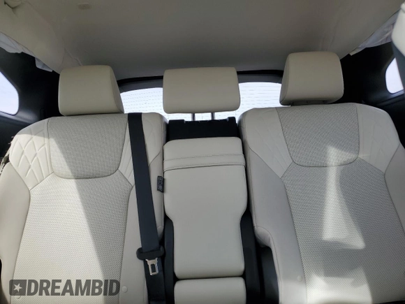 2023 Lexus RX 350 z VIN 2T2BAMBA9PC015207, wystawiony jako Copart lot #47601255 z przebiegiem 14 721 mil mil oraz Szkoda całkowita • Salvage title. Historia ofert i sprzedaży dostępna na DreamBid. Obrazek 10.