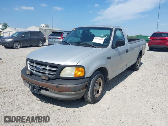 2004 Ford F-150 XL z VIN 2FTRF17264CA20660, wystawiony jako IAAI lot #42698678 z przebiegiem Nie podano mil oraz . Historia ofert i sprzedaży dostępna na DreamBid. Obrazek 2.