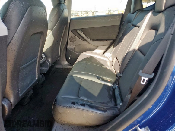 2022 Tesla Model Y Long Range z VIN 7SAYGDEEXNF372693, wystawiony jako Copart lot #53275555 z przebiegiem 51 165 mil mil oraz Szkody całkowita. Historia ofert i sprzedaży dostępna na DreamBid. Obrazek 10.
