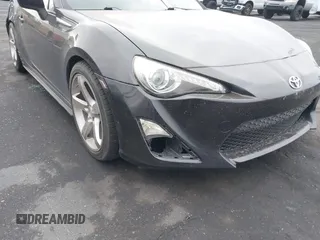 2014 Scion FR-S z VIN JF1ZNAA1XE8707577, wystawiony jako IAAI lot #42054339 z przebiegiem 95 241 mil mil oraz . Historia ofert i sprzedaży dostępna na DreamBid. Obrazek 17.
