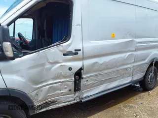 2015 Ford Transit Cargo z VIN 1FTNR2CM9FKB05431, wystawiony jako IAAI lot #42486662 z przebiegiem Nie podano mil oraz . Historia ofert i sprzedaży dostępna na DreamBid. Obrazek 6.