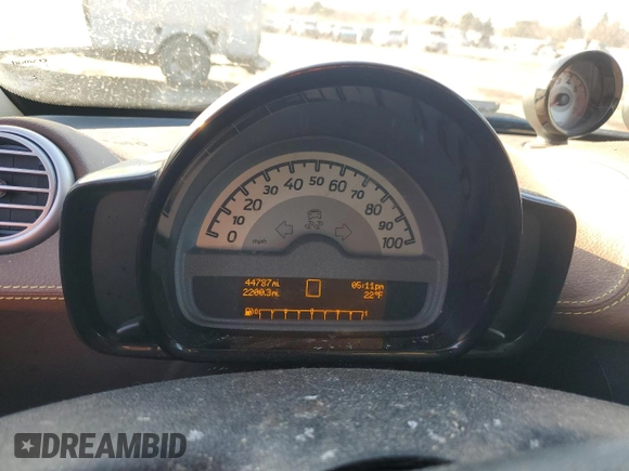 2014 Smart fortwo Pure z VIN WMEEJ3BA8EK740970, wystawiony jako Copart lot #45994035 z przebiegiem 44 787 mil mil oraz Szkoda całkowita • Salvage title. Historia ofert i sprzedaży dostępna na DreamBid. Obrazek 9.