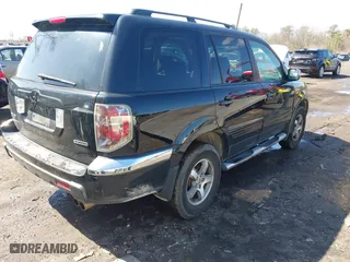 2008 Honda Pilot SE with VIN 5FNYF18338B000366, listed as a IAAI auction lot 41857228 with 217,246 mi miles. Bid and sale history available at carsss.com. Image 4.