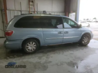 2005 Chrysler Town & Country Touring with VIN 2C8GP54L05R267565, listed as a Copart auction lot 55351955 with 116,292 mi miles and Salvage Title. Bid and sale history available at DreamBid. Image 3.