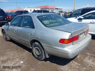 2000 Toyota Camry CE with VIN JT2BG22K0Y0455918, listed as a IAAI auction lot 41878066 with 267,164 mi miles. Bid and sale history available at carsss.com. Image 3.
