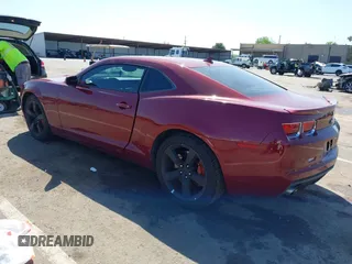 2010 Chevrolet Camaro 2SS z VIN 2G1FK1EJ8A9185524, wystawiony jako IAAI lot #42034608 z przebiegiem 156 545 mil mil oraz . Historia ofert i sprzedaży dostępna na DreamBid. Obrazek 3.