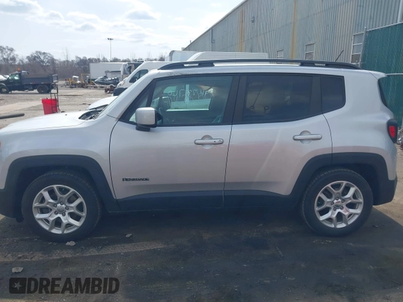 2017 Jeep Renegade Latitude with VIN ZACCJABBXHPG07320, listed as a IAAI auction lot 41828760 with 116,684 mi miles. Bid and sale history available at carsss.com. Image 14.