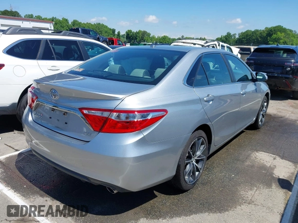 2017 Toyota Camry XLE z VIN 4T1BF1FK6HU411103, wystawiony jako IAAI lot #42233170 z przebiegiem 125 740 mil mil oraz . Historia ofert i sprzedaży dostępna na DreamBid. Obrazek 4.