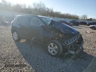 2018 Jeep Compass Latitude with VIN 3C4NJCBB0JT318692, listed as a Copart auction lot 49394515 with 0 mi miles and Salvage Title. Bid and sale history available at carsss.com. Image 4.