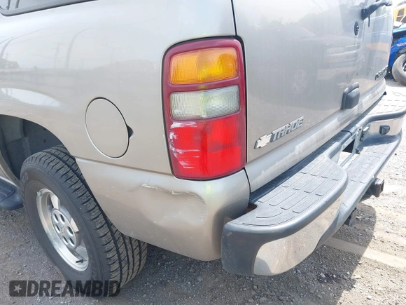 2003 Chevrolet Tahoe LS with VIN 1GNEC13V53J196825, listed as a IAAI auction lot 42382716 with 177,277 mi miles and . Bid and sale history available at DreamBid. Image 17.