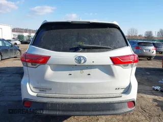 2019 Toyota Highlander LE z VIN 5TDBZRFH7KS964417, wystawiony jako IAAI lot #41443114 z przebiegiem 130 001 mil mil oraz . Historia ofert i sprzedaży dostępna na DreamBid. Obrazek 15.