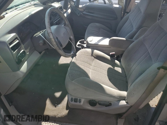 2001 Ford Excursion XLT z VIN 1FMNU40F11ED72890, wystawiony jako Copart lot #68567164 z przebiegiem 331 747 mil mil oraz Szkoda całkowita • Salvage title. Historia ofert i sprzedaży dostępna na DreamBid. Obrazek 7.