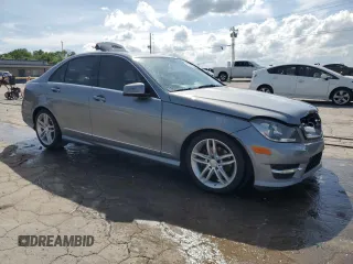2013 Mercedes-Benz C 250 Sport z VIN WDDGF4HB5DR247239, wystawiony jako Copart lot #55534235 z przebiegiem 150 674 mil mil oraz Szkoda całkowita • Salvage title. Historia ofert i sprzedaży dostępna na DreamBid. Obrazek 4.