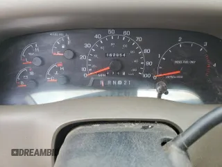 2000 Ford F-250 XL z VIN 1FTNX20F7YEE48249, wystawiony jako Copart lot #49073254 z przebiegiem 162 954 mil mil oraz Czysty tytuł • Clean title. Historia ofert i sprzedaży dostępna na DreamBid. Obrazek 9.