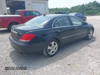 2005 Acura RL z VIN JH4KB16545C018873, wystawiony jako IAAI lot #42423476 z przebiegiem 237 834 mil mil oraz . Historia ofert i sprzedaży dostępna na DreamBid. Obrazek 4.