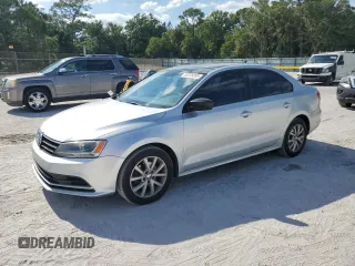 2015 Volkswagen Jetta Sedan 1.8T SE w/Connectivity with VIN 3VWD07AJ3FM277990, listed as a Copart auction lot 53229895 with 207,427 mi miles and Clean Title. Bid and sale history available at carsss.com. Image 1.