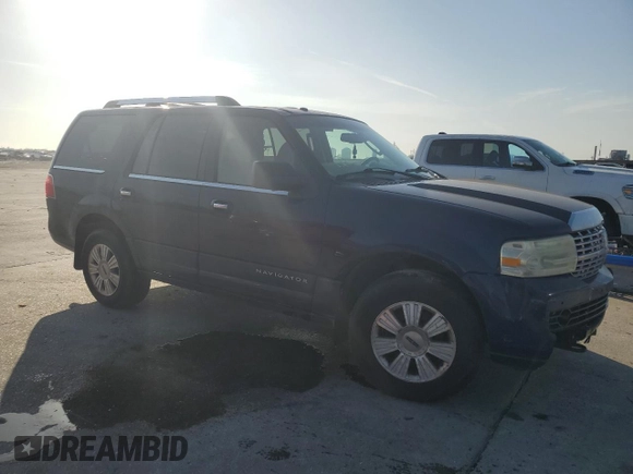 2010 Lincoln Navigator z VIN 5LMJJ2J58AEJ04689, wystawiony jako Copart lot #59013055 z przebiegiem 230 887 mil mil oraz Czysty tytuł • Clean title. Historia ofert i sprzedaży dostępna na DreamBid. Obrazek 4.