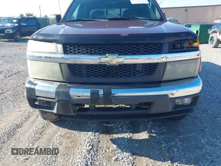 2008 Chevrolet Colorado 2LT z VIN 1GCDT13E988177648, wystawiony jako IAAI lot #41595192 z przebiegiem 239 029 mil mil oraz . Historia ofert i sprzedaży dostępna na DreamBid. Obrazek 20.