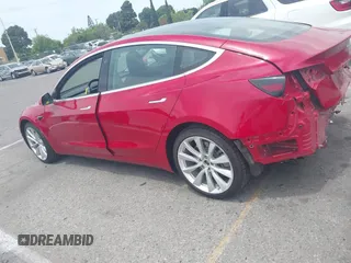 2020 Tesla Model 3 Standard Range Plus z VIN 5YJ3E1EA7LF806266, wystawiony jako IAAI lot #42242694 z przebiegiem 42 044 mil mil oraz . Historia ofert i sprzedaży dostępna na DreamBid. Obrazek 15.