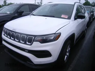 2022 Jeep Compass Latitude with VIN 3C4NJDBB6NT205910, listed as a IAAI auction lot 42302354 with 12,729 mi miles and . Bid and sale history available at DreamBid. Image 1.