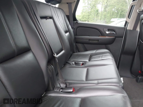 2007 Chevrolet Tahoe LT z VIN 1GNFK13027J364583, wystawiony jako IAAI lot #42313258 z przebiegiem 169 437 mil mil oraz . Historia ofert i sprzedaży dostępna na DreamBid. Obrazek 8.