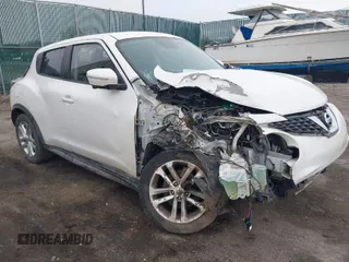 2015 Nissan Juke SV with VIN JN8AF5MV5FT556175, listed as a IAAI auction lot 41751419 with 115,935 mi miles. Bid and sale history available at carsss.com. Image 1.