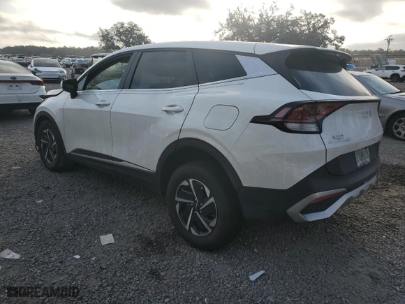 2024 Kia Sportage Hybrid LX with VIN KNDPUCDG6R7153109, listed as a Copart auction lot 84388084 with 9,613 mi miles and Salvage Title. Bid and sale history available at carsss.com. Image 2.