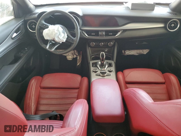 2024 Alfa Romeo Stelvio Ti z VIN ZASPAKBN5R7D80366, wystawiony jako Copart lot #54667015 z przebiegiem 9 254 mil mil oraz Nie do naprawy • Non repairable. Historia ofert i sprzedaży dostępna na DreamBid. Obrazek 8.