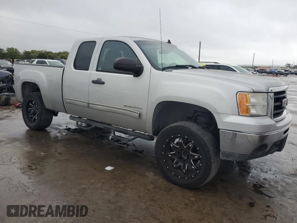 2010 GMC Sierra 1500 with VIN 1GTSCUEA4AZ131888, listed as a Copart auction lot 79946064 with 142,935 mi miles and Clean Title. Bid and sale history available at DreamBid. Image 4.