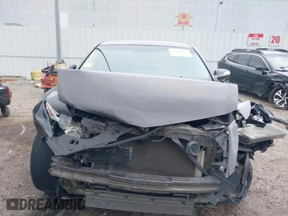 2011 Acura ZDX Tech Pkg with VIN 2HNYB1H46BH500215, listed as a IAAI auction lot 41902209 with 276,128 mi miles. Bid and sale history available at carsss.com. Image 6.