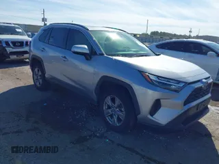 2022 Toyota RAV4 Hybrid XLE with VIN JTMRWRFV6ND561994, listed as a IAAI auction lot 41479179 with 32,663 mi miles. Bid and sale history available at carsss.com. Image 1.