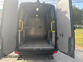 2018 Mercedes-Benz Sprinter Cargo Worker with VIN WD3PE7CDXJP632434, listed as a Copart auction lot 54715465 with 121,212 mi miles and Clean Title. Bid and sale history available at carsss.com. Image 6.