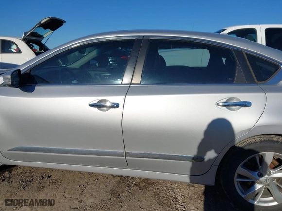 2015 Nissan Altima 2.5 S with VIN 1N4AL3AP0FC151765, listed as a IAAI auction lot 41819904 with 193,794 mi miles. Bid and sale history available at carsss.com. Image 14.