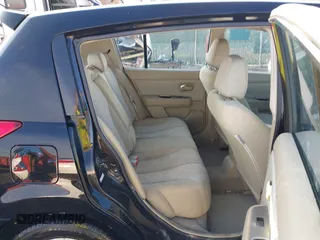 2007 Nissan Versa SL z VIN 3N1BC13E77L439385, wystawiony jako IAAI lot #41749821 z przebiegiem 137 521 mil mil oraz . Historia ofert i sprzedaży dostępna na DreamBid. Obrazek 8.