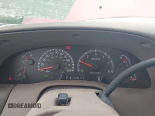 2001 Ford F-150 XL z VIN 1FTRF17W51NA25762, wystawiony jako IAAI lot #42401453 z przebiegiem 20 mil mil oraz . Historia ofert i sprzedaży dostępna na DreamBid. Obrazek 7.
