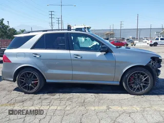 2016 Mercedes-Benz GLE 63 S AMG with VIN 4JGDA7FB6GA631271, listed as a IAAI auction lot 42470832 with 120,972 mi miles and . Bid and sale history available at DreamBid. Image 14.