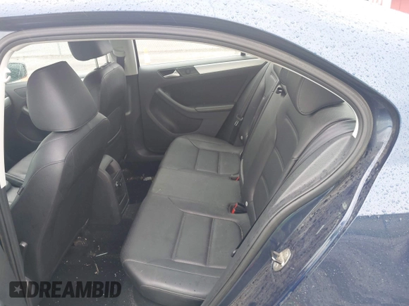 2013 Volkswagen Jetta SE with VIN 3VWDX7AJ0DM427871, listed as a IAAI auction lot 42264288 with 178,983 mi miles and . Bid and sale history available at DreamBid. Image 8.