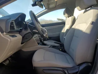 2020 Hyundai Elantra SE z VIN KMHD74LF4LU924549, wystawiony jako Copart lot #42775625 z przebiegiem 66 154 mil mil oraz Szkoda całkowita • Salvage title. Historia ofert i sprzedaży dostępna na DreamBid. Obrazek 7.